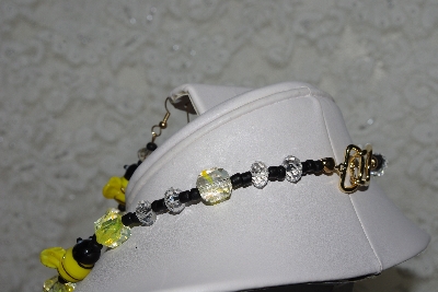 +MBAHB #27-022  "One Of A Kind Yellow, Black & Clear Glass Bee Necklace & Earring Set"