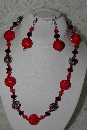 +MBAHB #27-116  "One Of A Kind Red & Black Bead Necklace & Earring Set"
