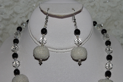 +MBAHB #27-167  "One Of A Kind White & Black Bead Necklace & Earring Set"