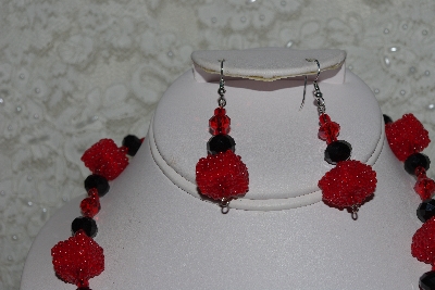 +MBAHB #27-177  "Black & Red Crystal Bead Necklace & Earring Set"