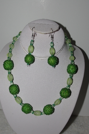 +MBAHB #003-307  "One Of A Kind Green Bead Necklace & Earring Set"