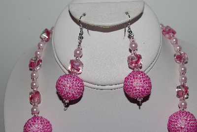 +MBAHB #003-269  "One Of A Kind Pink Bead Necklace & Earring Set"