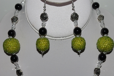 +MBAHB #009-070  "One Of A Kind Green & Black Bead Necklace & Earring Set"