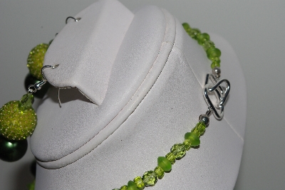 +MBAHB #009-029  "One Of A Kind Green Bead Necklace & Earring Set"