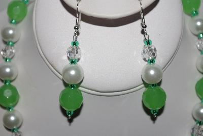+MBAHB #013-088  "One Of A Kind Green & White Bead Necklace & Earring Set"