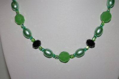 +MBAHB #013-032  "One Of A Kind Green Bead Necklace & Earring Set"