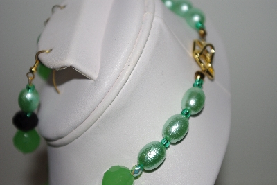 +MBAHB #013-032  "One Of A Kind Green Bead Necklace & Earring Set"