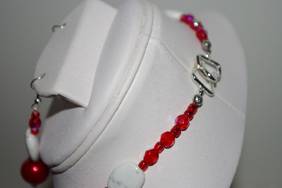 +MBAHB #013-103  "One Of A Kind Red & White Bead Necklace & Earring Set"