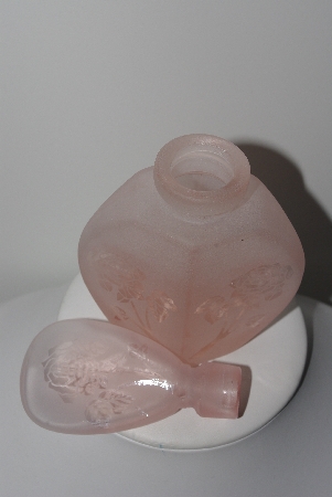+MBAMG #24-030  "Pink Satin Glass Rose Pattern Perfume Bottle"