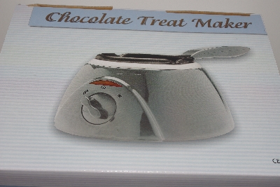 +MBAMG #003-281    "Cooks Essentials Electric Chocolate Treat Maker With Accessories"