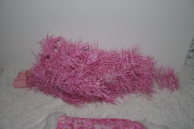 +MBAMG #003-029    "Fancy Pink Pre-lit Christmas Tree With Ornaments & Tree Skirt"