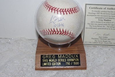 +MBAMG #018-009  "1995 Limited Edition Autographed Greg Maddux Baseball In Case With Cert"