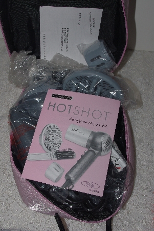 +MBAMG #018-187  "Remington HOTSHOT Beauty On The Go Kit With Pink Bag"