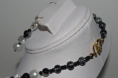 +MBAMG #018-141  "One Of A Kind Black & White Bead Necklace & Earring Set"