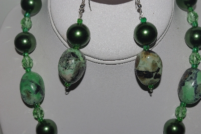 +MBAMG #018-061  "One Of A Kind Green Bead Necklace & Earring Set"