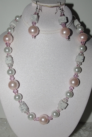 +MBAMG #018-066  "One Of A Kind Pink & White Bead Necklace & Earring Set"