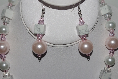 +MBAMG #018-066  "One Of A Kind Pink & White Bead Necklace & Earring Set"