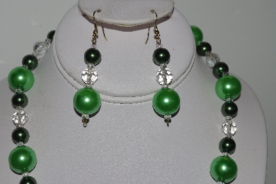 +MBAMG #019-203  "One Of A Kind Green Bead Necklace & Earring Set"