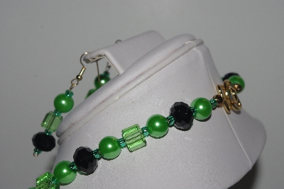 +MBAMG #019-208  "One Of A Kind Green & Black Bead Necklace & Earring Set"