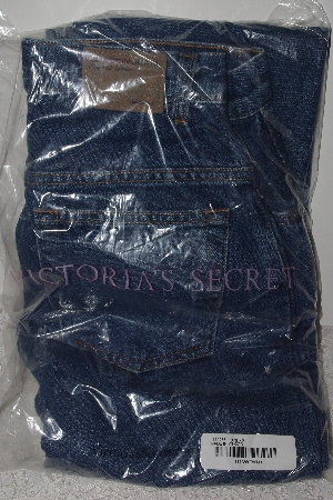 +MBAMG #T06-116   "Size 6/ 34" Long   "2004 London Slim Jeans"