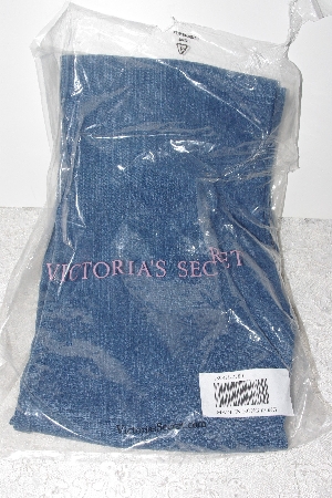 +MBAMG #T06-090   "Size 6/ 34" Long   "2005 London "Slim Jeans" In Stretch"