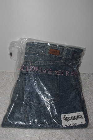 +MBAMG #T06-071  "Size 6/ 34" Long   "2004 London Boot Cut BoyFriend Jeans"