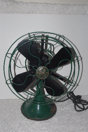 +MBAMG #T06-043  "Vintage Black & Green GE Table Fan"