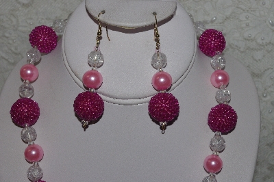 +MBAHB #24-048  "One Of A Kink Pink & Clear Bead Necklace & Earring Set"