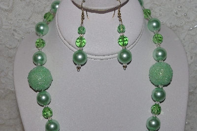 +MBAHB #24-053  "One Of A Kind Green Bead Necklace & Earring Set"