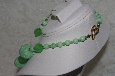 +MBAHB #24-068  "One Of A Kind Green Bead Necklace & Earring Set"