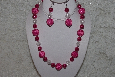 +MBAHB #24-163  "One Of A Kind Clear & Pink Bead Necklace & Earring Set"