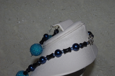 +MBAHB #31-083  "One Of A Kind Blue & Black Bead Necklace & Earring Set"