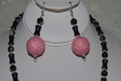 +MBAHB #31-140  "One Of a Kind Black & Pink Bead Necklace & Earring Set"