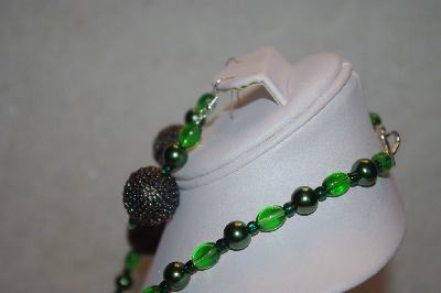 +MBAHB #32-094  "One Of A Kind Green Bead Necklace & Earring Set"
