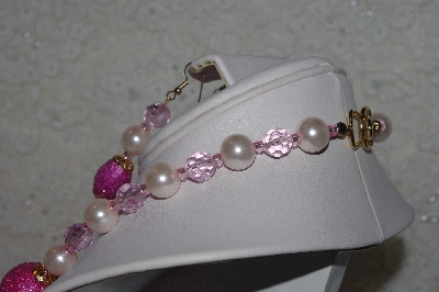 +MBAHB #00013-8593  "One Of A Kind Pink Bead Necklace & Earring Set"