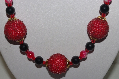 +MBAHB #00013-8558  "One Of A Kind Red & Black Bead Necklace & Earring Set"