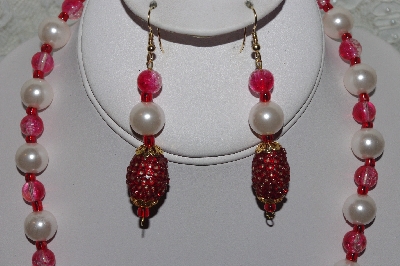 +MBAHB #00013-8553  "One Of A Kind Red & Pink Bead Necklace & Earring Set"