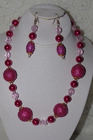 +MBAHB #00013-8548  "One Of A Kind Pink Bead Necklace & Earring Set"