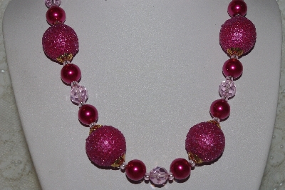 +MBAHB #00013-8548  "One Of A Kind Pink Bead Necklace & Earring Set"
