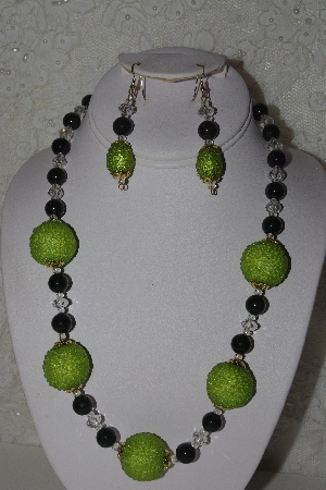 +MBAHB #00013-8512  "One Of A Kind Green & Clear Bead Necklace & Earring Set"