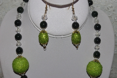 +MBAHB #00013-8512  "One Of A Kind Green & Clear Bead Necklace & Earring Set"