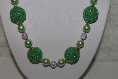 +MBAHB #00013-8528  "One Of A Kind Green & Pink Bead Necklace & Earring Set"