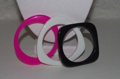 +MBAHB #00014-8821  "Set Of 3 Mulitple Shaped Acrylic Bangle Bracelets"