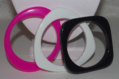 +MBAHB #00014-8821  "Set Of 3 Mulitple Shaped Acrylic Bangle Bracelets"