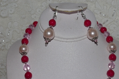 +MBAMHB #00014-8782  "One Of A Kind Pink Bead Necklace & Earring Set"