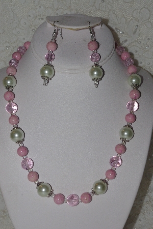 +MBAHB #00014-8762  "One Of A Kind Pink & Cream Bead Necklace & Earring Set"