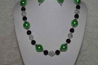 +MBAHB #00014-8736  "One Of A Kind Green, Black & Clear Bead Necklace & Earring Set"