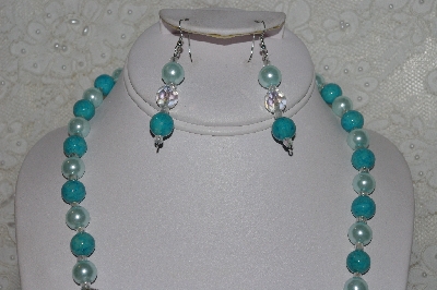 +MBAHB #00015-8986  "One Of A Kind Blue & Clear Bead Necklace & Earring Set"