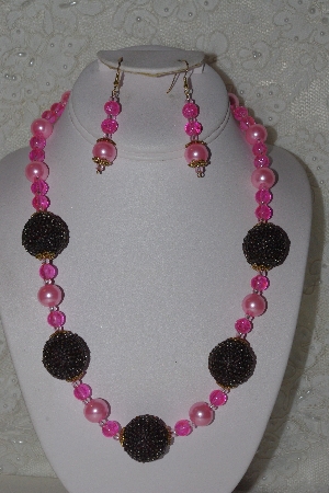 +MBAHB #00015-8926  "One Of A Kind Pink & Brown Bead Necklace & Earring Set"