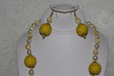 +MBAHB #00015-9035  "One Of A Kind Yellow Bead Necklace & Earring Set"